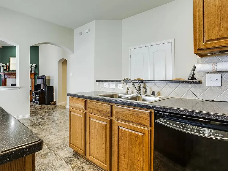 9305 Jerico Dr — Photo 2