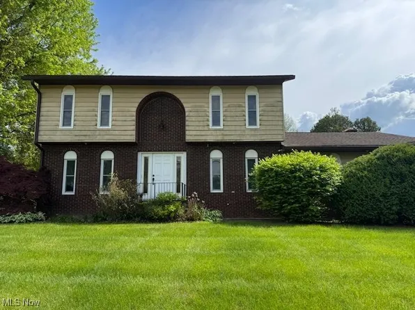 5440 Heritage Dr, Nashport, OH 43830