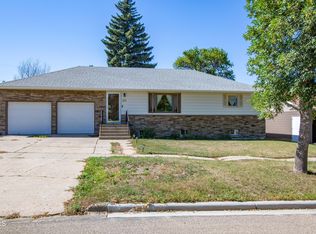 302 4th St S, New Salem, ND 58563