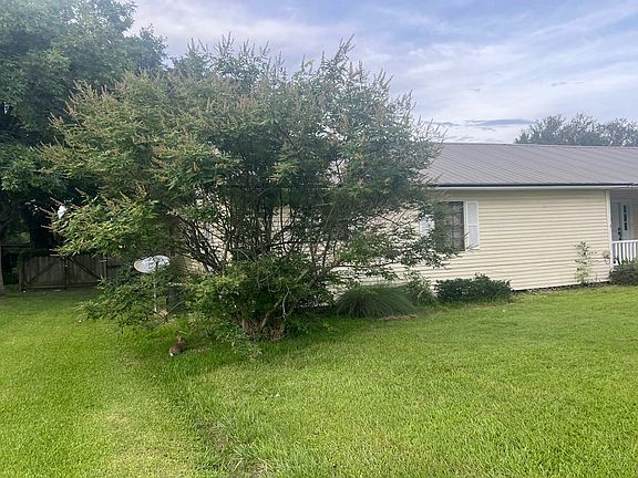 3rd image of 4227 E Main St