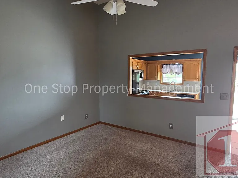 1317 S Huntington Dr — Photo 6