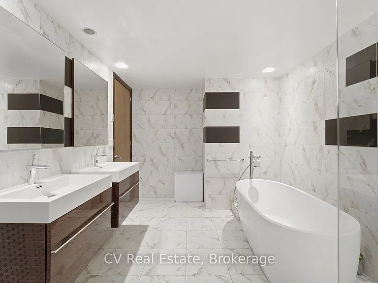 333 Adelaide St E #1414 — Photo 23