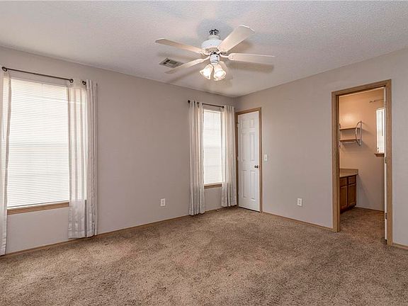 4th image of 3101 NE 14th St
