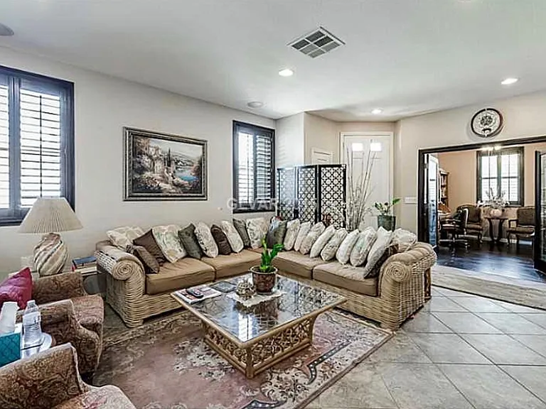 9263 Edgeworth Pl — Photo 4