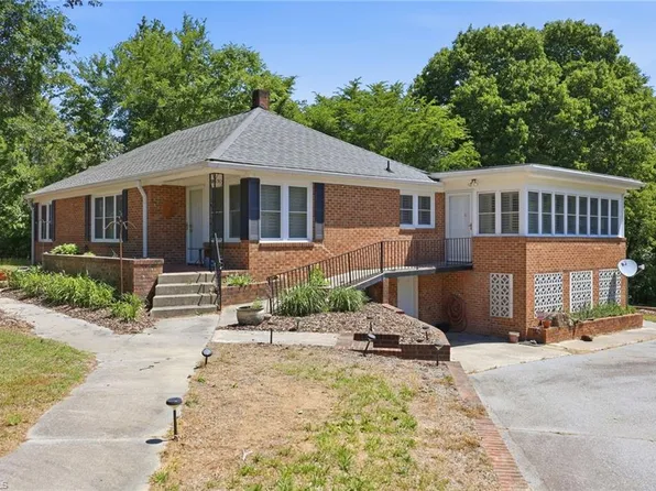 723 Haynes Rd, Thomasville, NC 27360