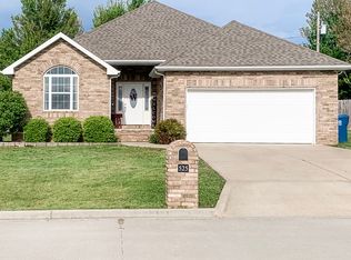 525 S Gary St, Bolivar, MO 65613
