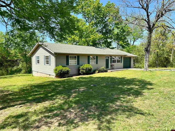 540 S 1st St, Flippin, AR 72634