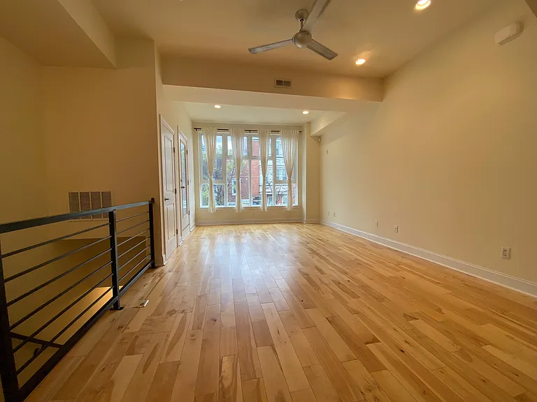 1858 Frankford Ave #B — Photo 8