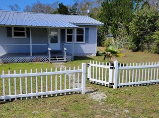 407 W 2nd St, Carrabelle, FL 32322
