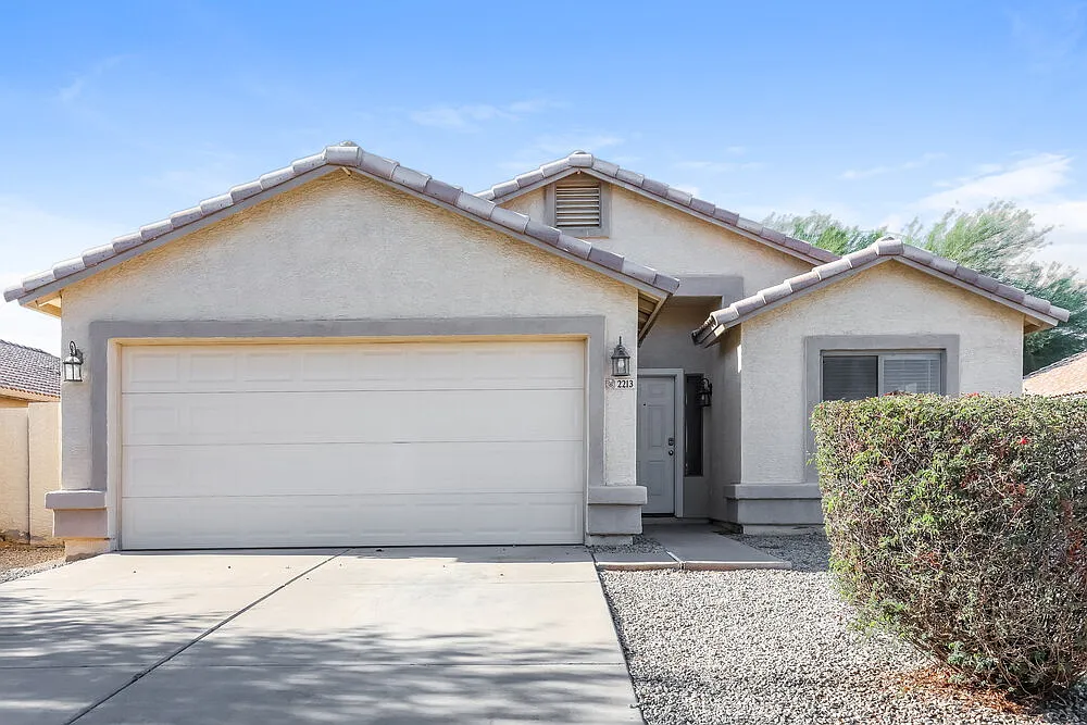 3 bed, 2.0 bath, 1509 sqft, $2,095 — Photo 1