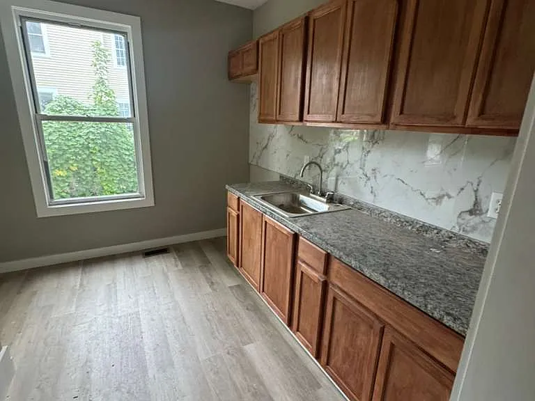 604 W Onondaga St #2 — Photo 1