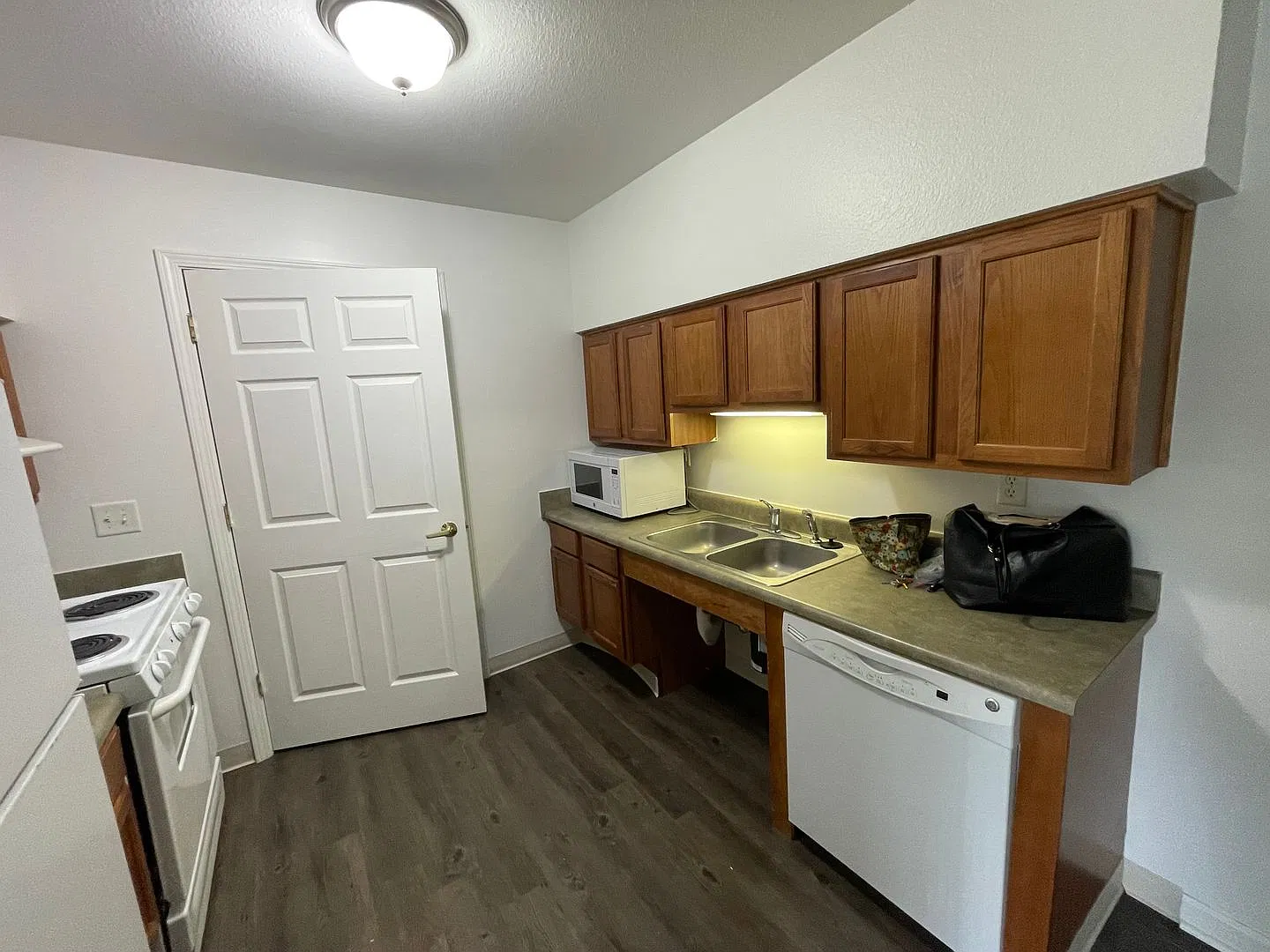 Eastfield Oaks 2 -Summerfield Place — Photo 1