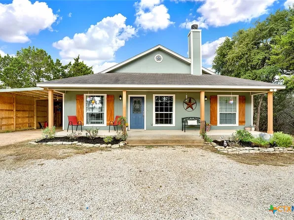 1714 Stallion Springs Dr, Fischer, TX 78623