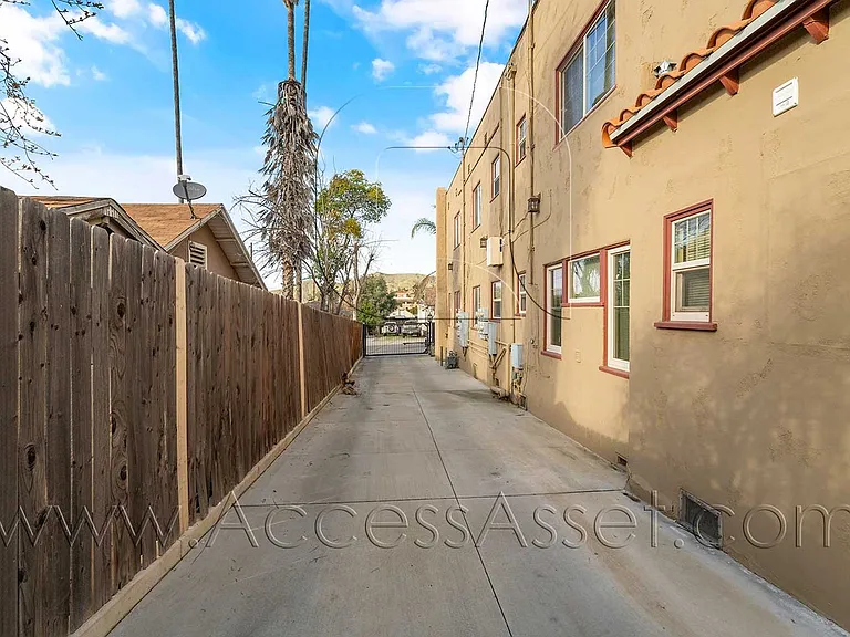 226 E Peck St #3 — Photo 10