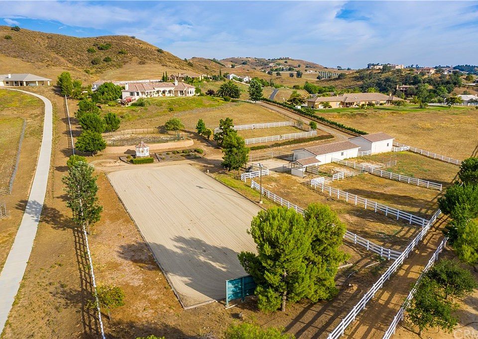 1st image of 40001 Calle De Suenos