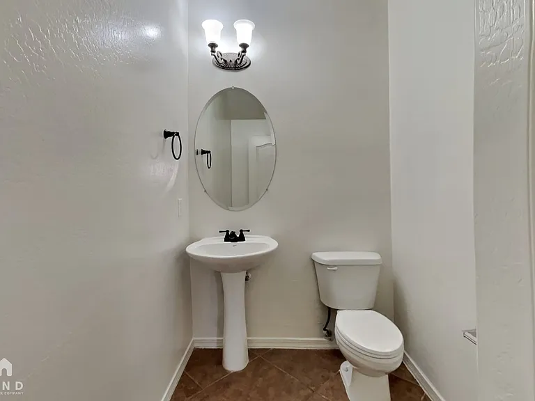 17524 W Mandalay Ln — Photo 14