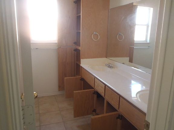 5th image of 5708 Allstar Ct APT A