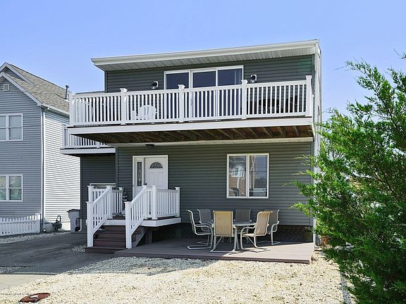 4th image of 20 Harborside Dr E