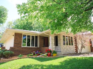 9700 Valdez Dr, Urbandale, IA 50322