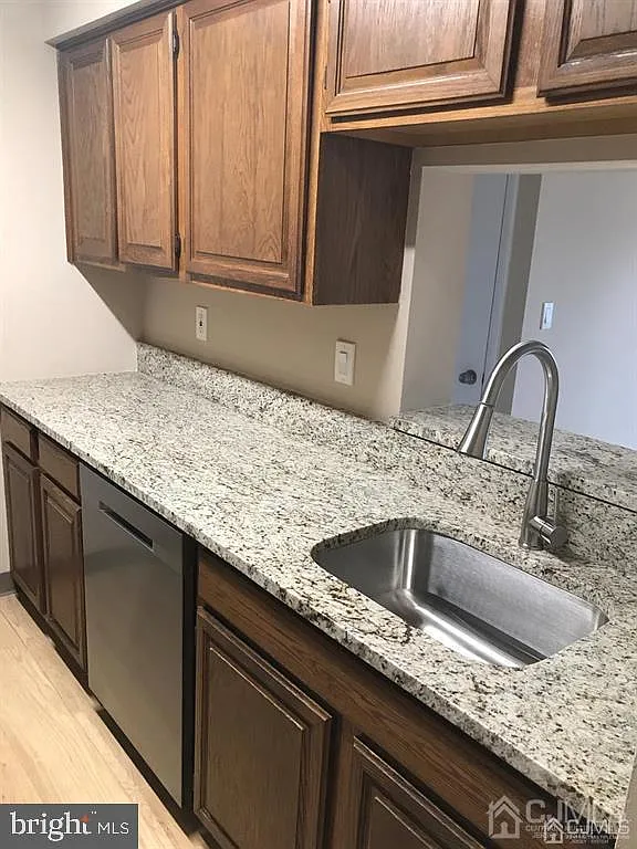 2 bed, 2.0 bath, 836 sqft, $2,200 — Photo 4
