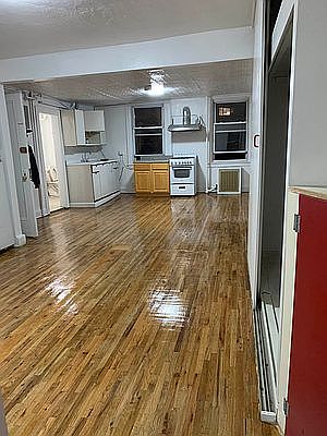 1st image of 35 Saint James Pl #2