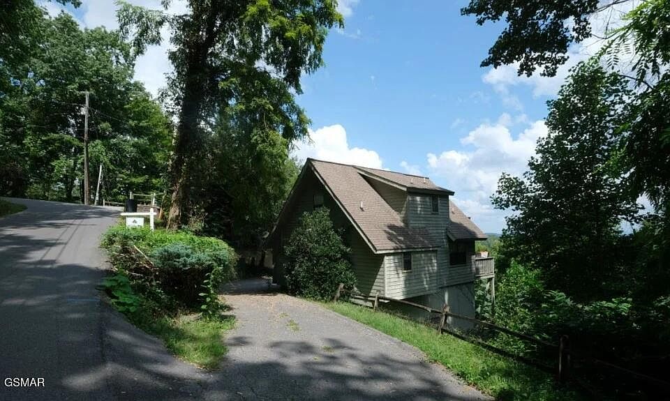 1st image of 936 Stans Rd