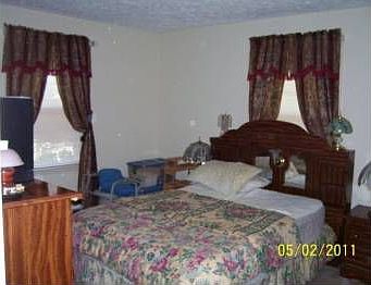 5th image of 102 Sherwood Dr