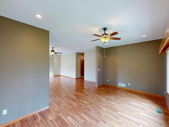 5th image of 1802 Crystal Dr