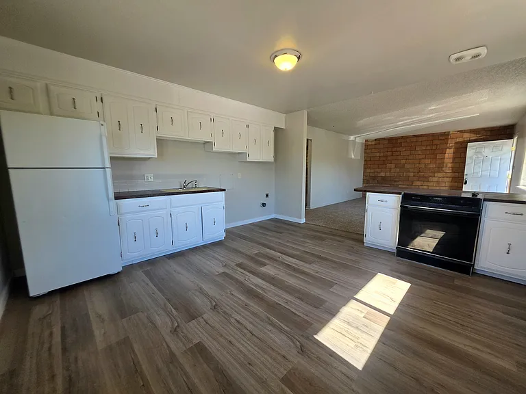 736 Elmhurst Pl #1 — Photo 2