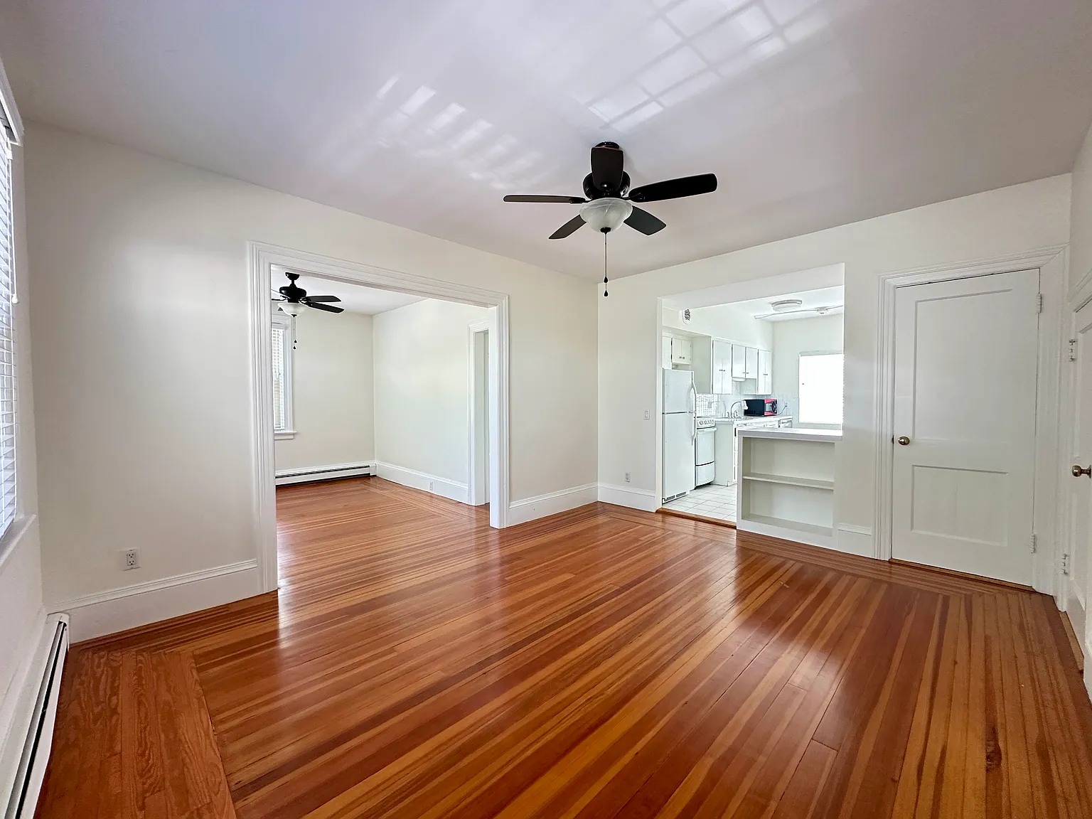 1 bed, 670 sqft, $1,900 — Photo 3