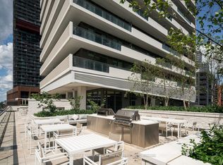 2221 Yonge St #5304, Toronto, ON M4S 0B8