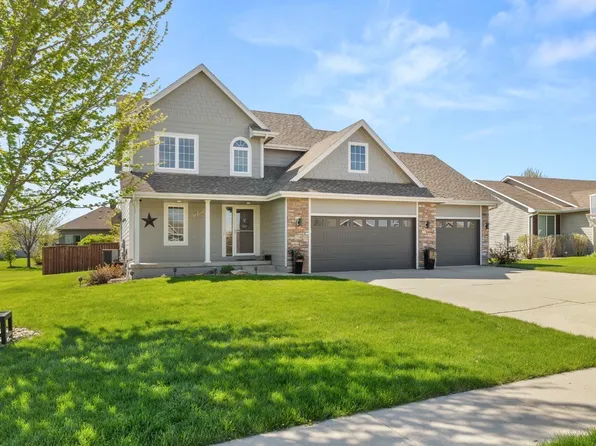 1328 91st St, West Des Moines, IA 50266