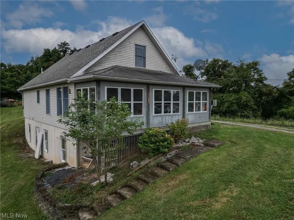 4290 Dalzell Rd, Whipple, OH 45788
