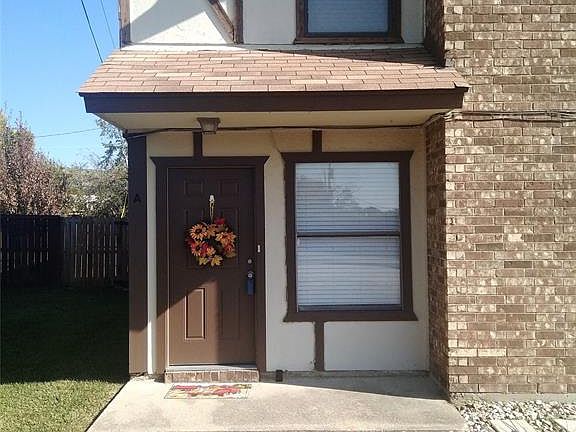 3rd image of 801 Bluebonnet Dr APT A
