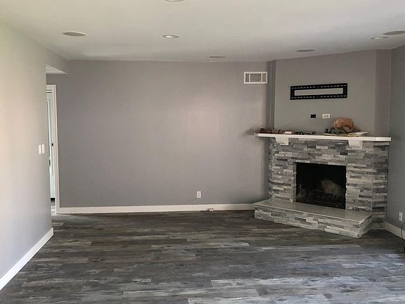 3rd image of 6137 Laurelgrove Ave