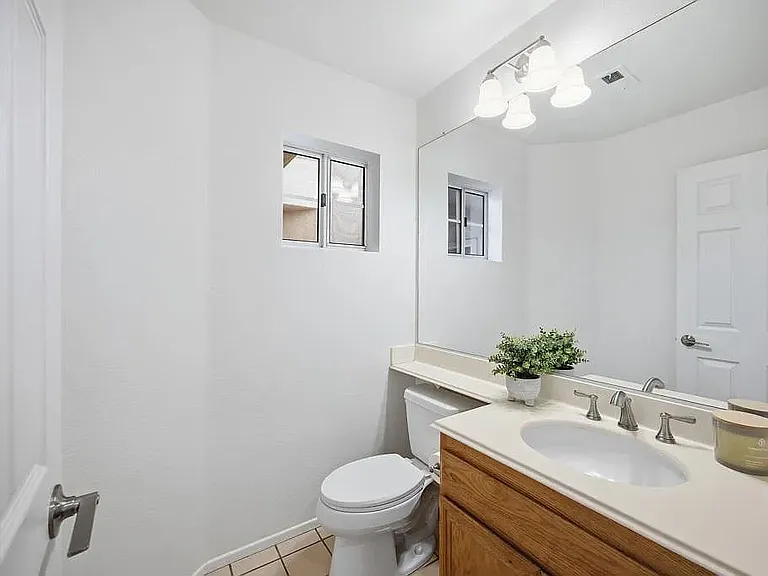 2370 Greenbriar Dr #C — Photo 14