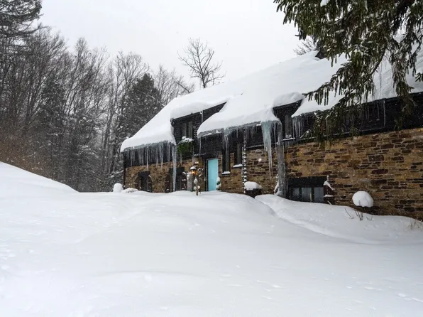 1336 Graffenburg Rd, New Hartford, NY 13413