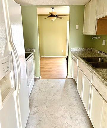4th image of 7309 Pebblestone Dr APT B
