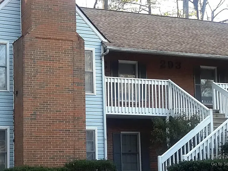 293 E Burns Ct SW #C — Photo 2