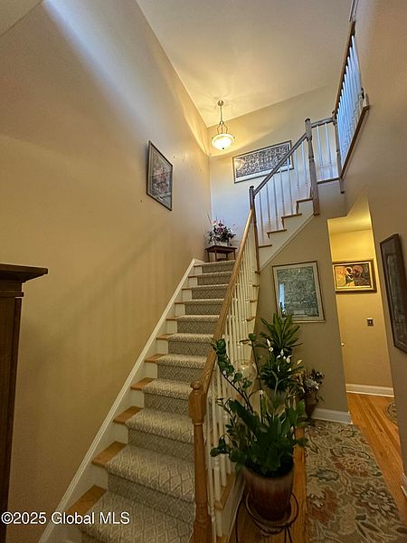 3rd image of 167 Fieldstone Drive