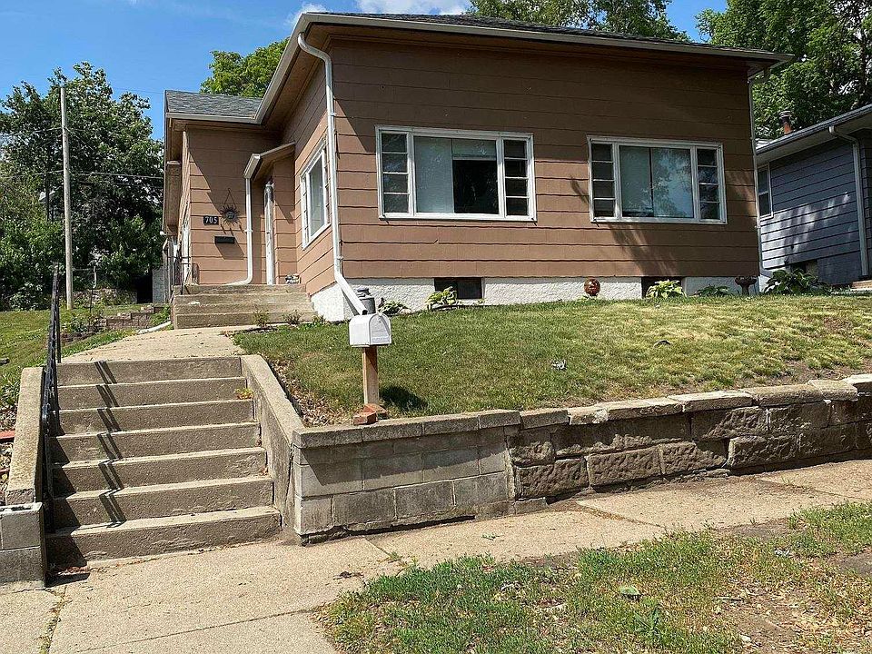 1st image of 705 E Washington Ave