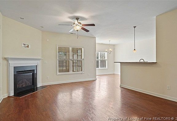 3rd image of 1012 Ronald Reagan Dr