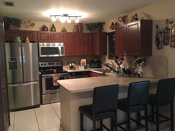 4th image of 11428 NW 93rd Ct #2