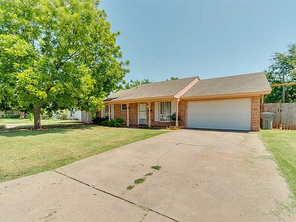 3rd image of 7303 NW 74th Pl