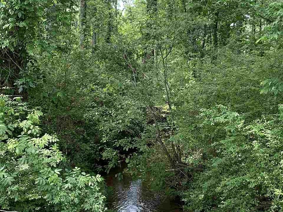 2nd image of 795 Wrenn Rd