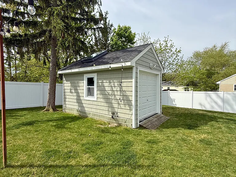 878 Salem Dr — Photo 16