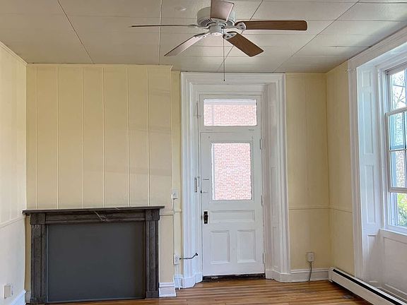 3rd image of 303 Pearl St APT 1
