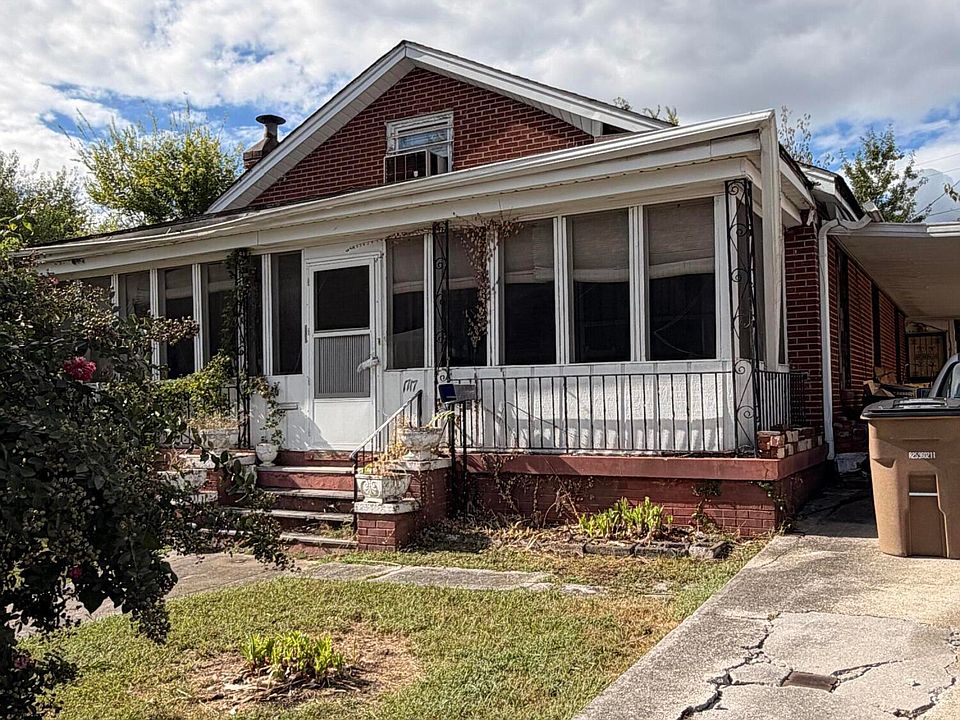2nd image of 1717 Henrietta Ave