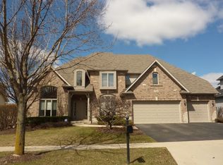 540 Cole Dr, South Elgin, IL 60177