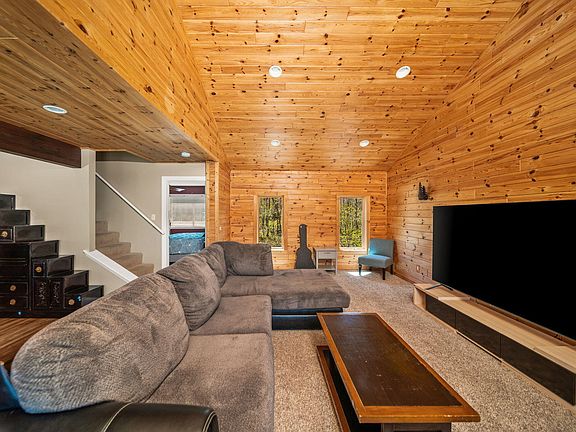 5th image of 6192 Wilderness Dr